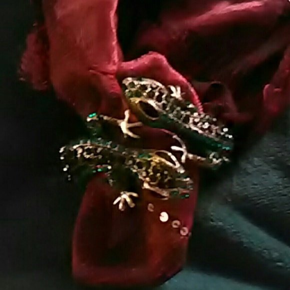 Teal and black rinestoned  geicko bracelet