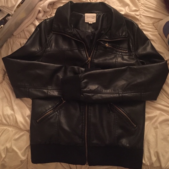 Black leather jacket - Picture 1 of 1