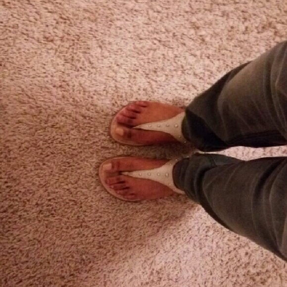 Sandles