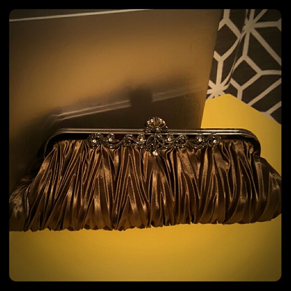 Deco Olive Green pleated clutch bag