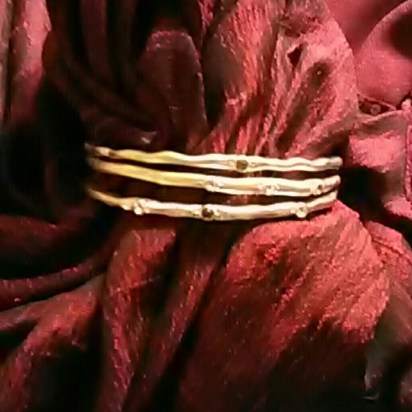 Silver and crystal bangel set