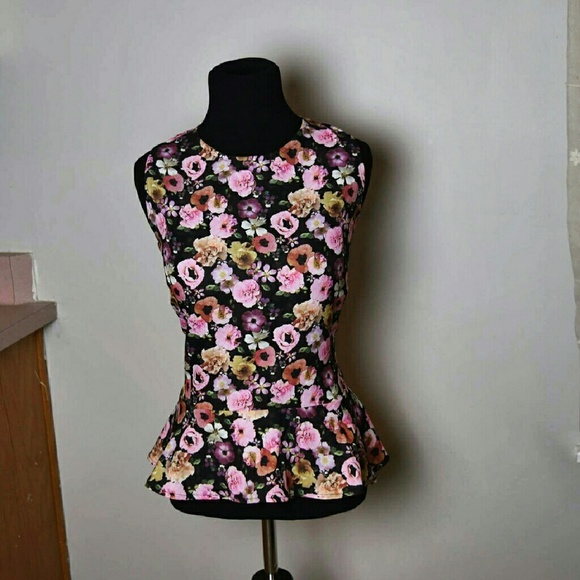 Tops - Super Cute Floral Peplum Blouse