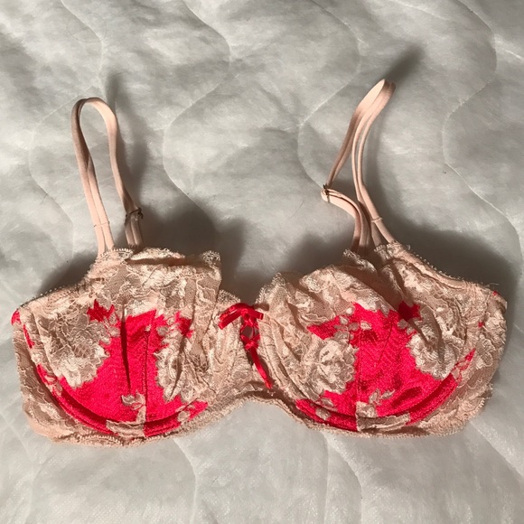 VICTORIA'S SECRET UNLINED 34C LACE, LINGERIE BRA!