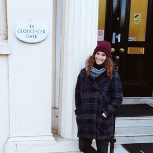 Meet your Posher, Leora