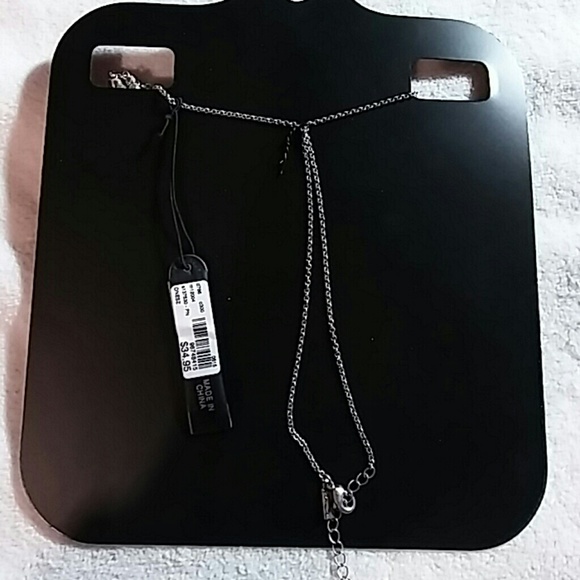 Gorgeous Necklace - Picture 3 of 3