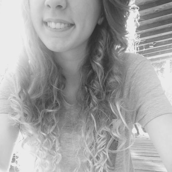 Meet your Posher, Alexis - Picture 1 of 1