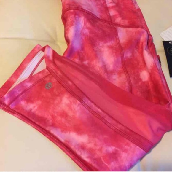 New lululemon mesh crops - Picture 3 of 3