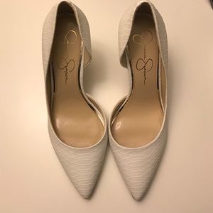 👠White Faux-Snakeskin Pumps!👠