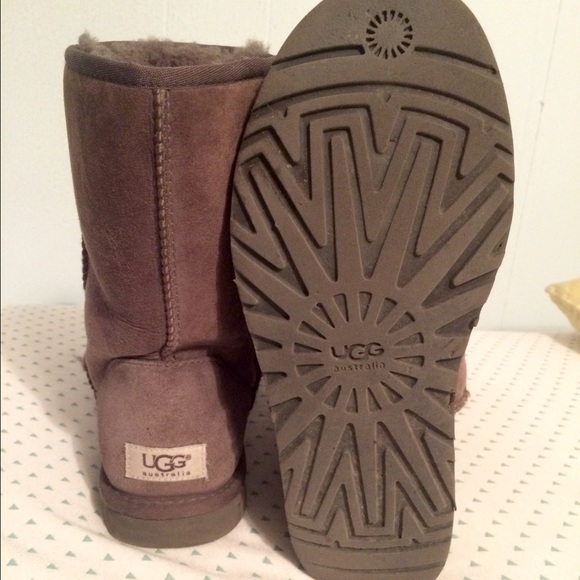 **GREY** SHORT UGGS