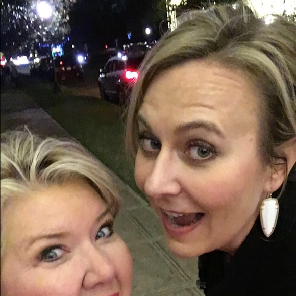 Meet your Posher, Jessica - Picture 1 of 1