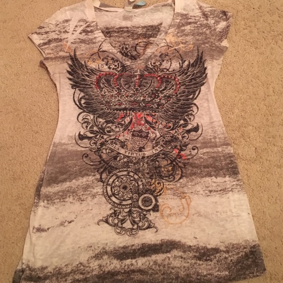 Buckle shirt with red gems