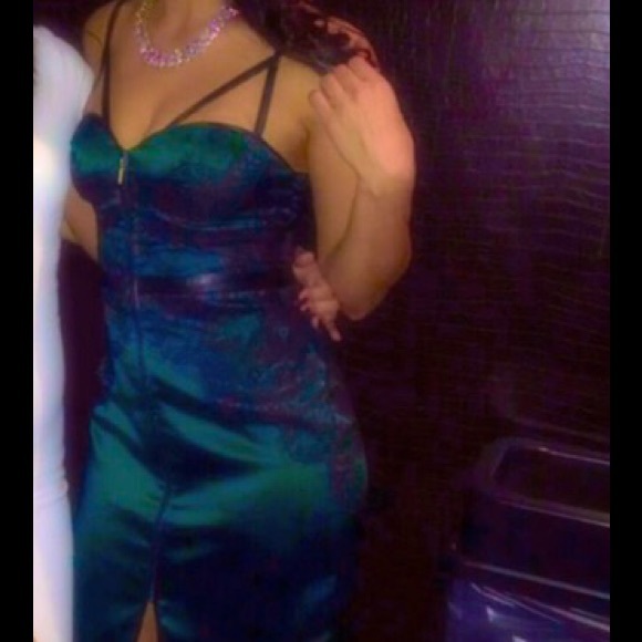 Dress - Picture 2 of 2
