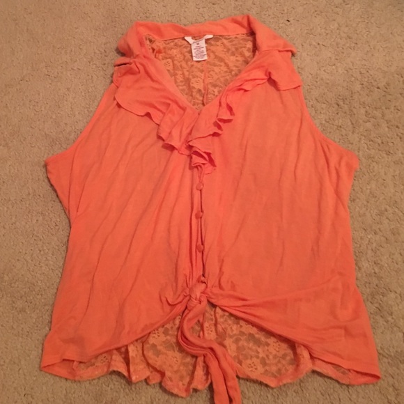 Crop top with lace in the back and tie at the end!