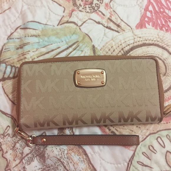Michael Kors wallet