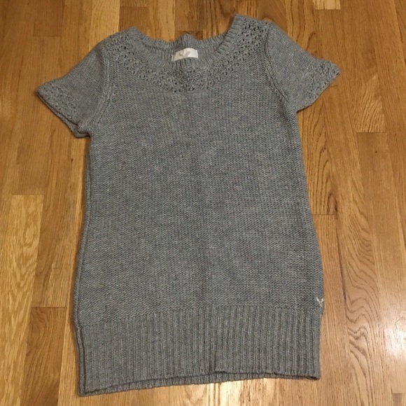 Short sleeve sweater