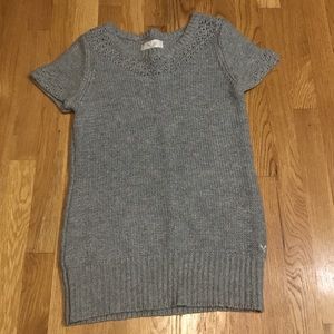 Short sleeve sweater