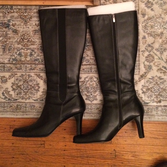 Anne Klein black boots with heel