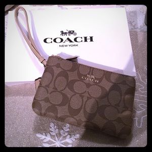 Coach F66506 Double Corner Zip Wristlet