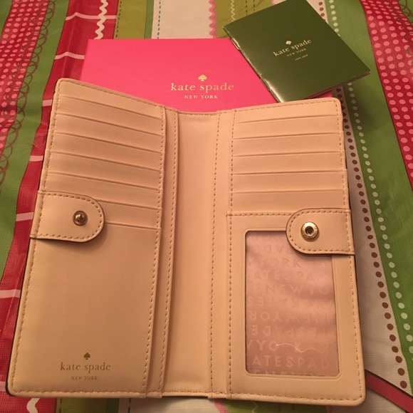 ✨Sold✨Kate Spade Stacy Charlotte Terrace Wallet - Picture 2 of 4