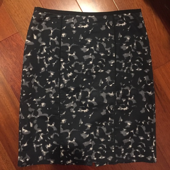 Loft size 6 pencil skirt