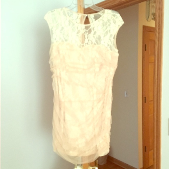 Ruched lace dress⭐