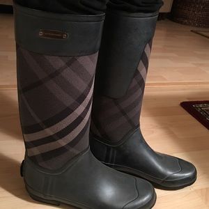 Burberry rain boots NWOT!