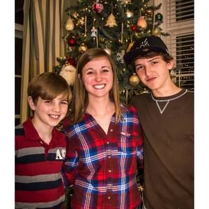 Meet your Posher, Joy