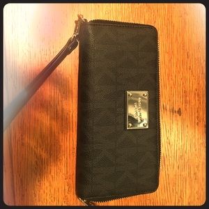 Brand New- Michael Kors Full Zip Wallet