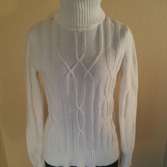 Cream Sweater Size Petite M