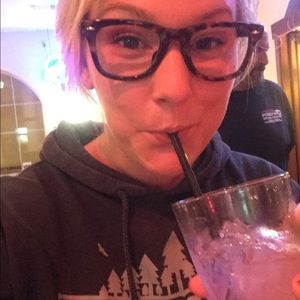 Meet your Posher, Kara