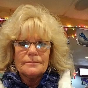 Meet your Posher, Debi