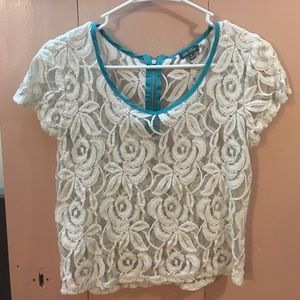 *bog2 free* lace cropped shirt