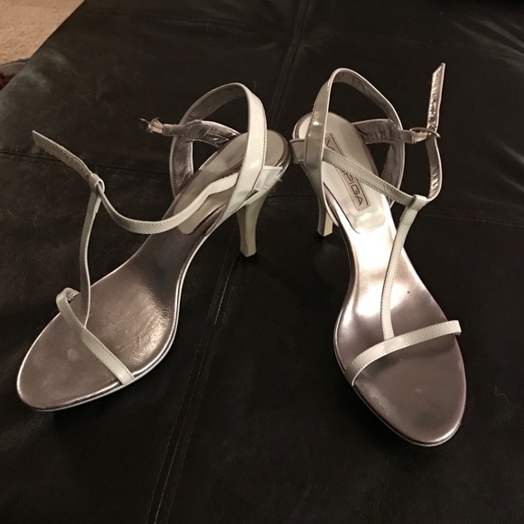 Sandals White Via Spiga Size 7.5