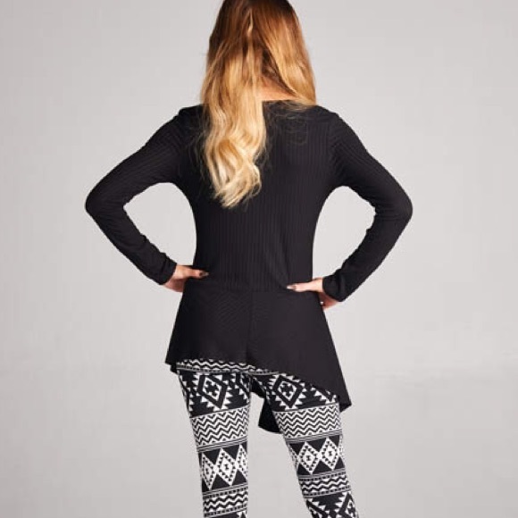 ❗Clearance❗Black Ribbed Long Sleeve Top - Picture 4 of 5