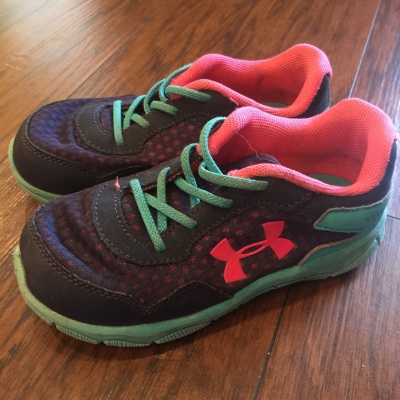 Girls shoes