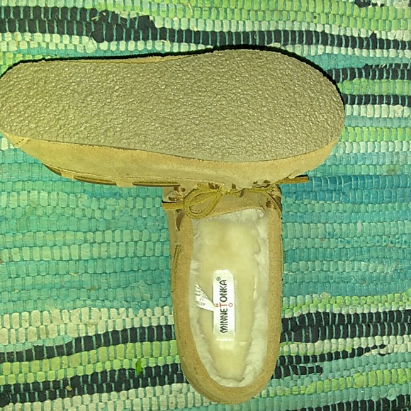Minnetonka moccasins NWOT