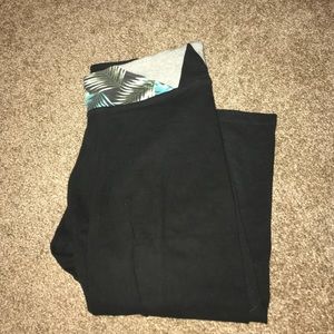 Victoria's Secret Pink Crop Leggings