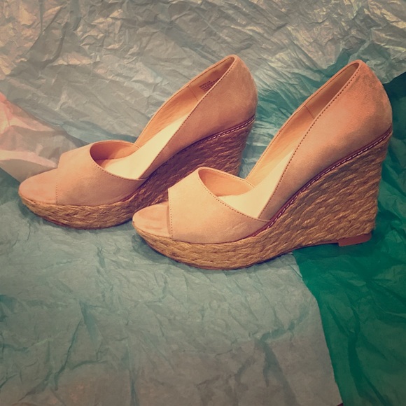 Shodazzle wedge sandal size 8.5