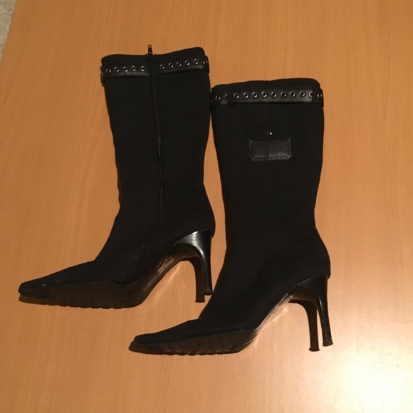Black canvas boots
