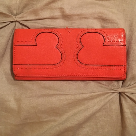 Gorgeous orange Tory Burch Wallet! Like new