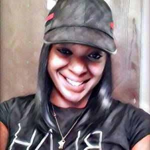 Meet your Posher, Joya