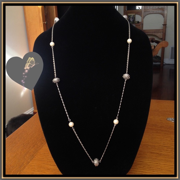 Avon Jewelry - Vintage 36" Avon Necklace w/Faux Beads