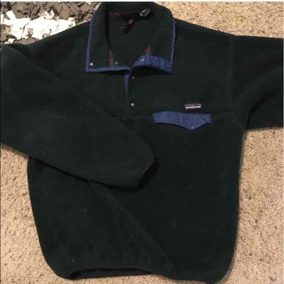 Green Patagonia pullover