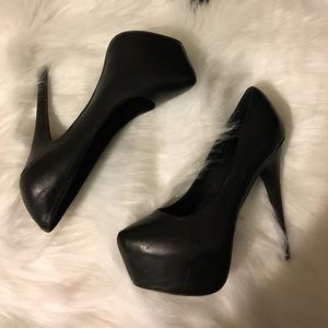 Steve Madden Dejavu Leather Pumps