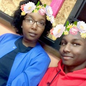 Meet your Posher, Dominique