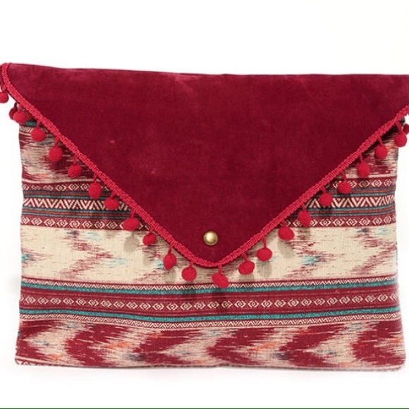 🎉HP Pom-Pom clutch 🎉 - Picture 2 of 3