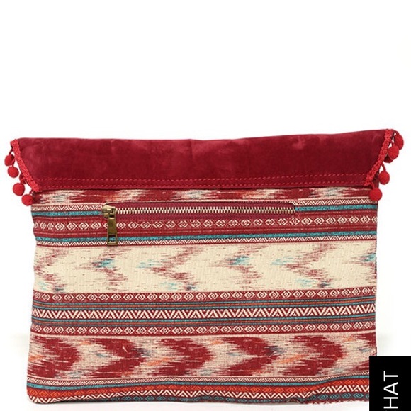 🎉HP Pom-Pom clutch 🎉 - Picture 3 of 3