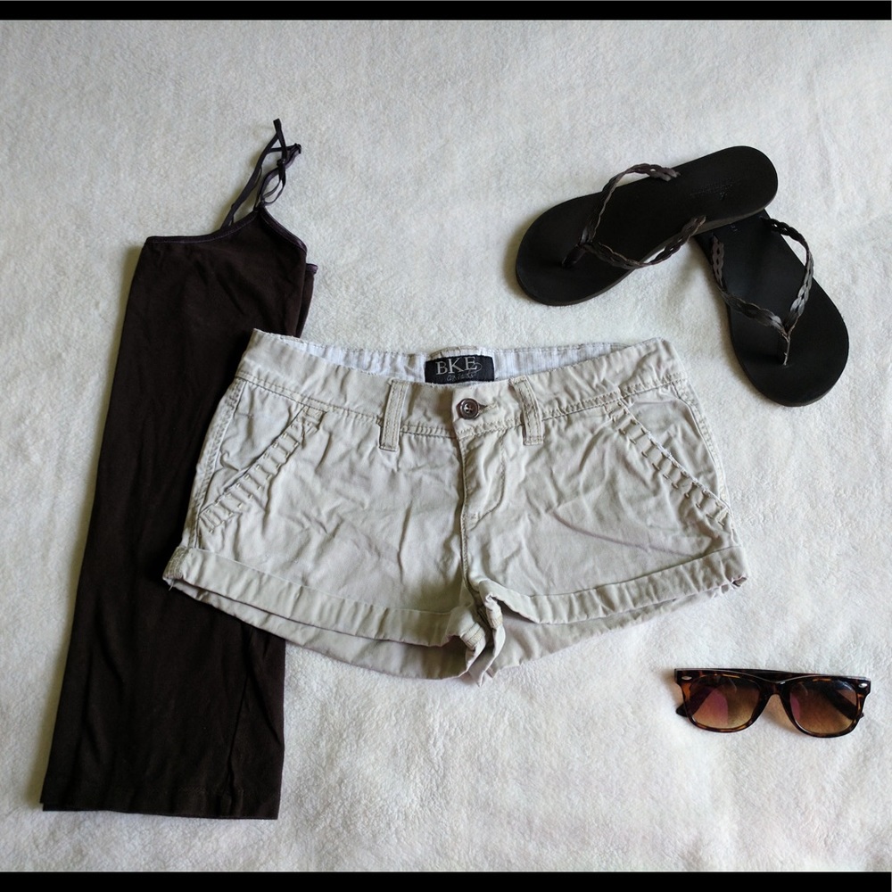 ✨Slightly Used✨ BKE Khaki Shorts