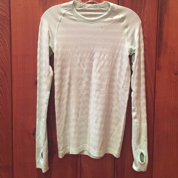 lululemon athletica Tops - Lululemon Swiftly Tech Long Sleeve...Size 6