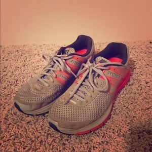 Nike Dynamic Support Running Shoes